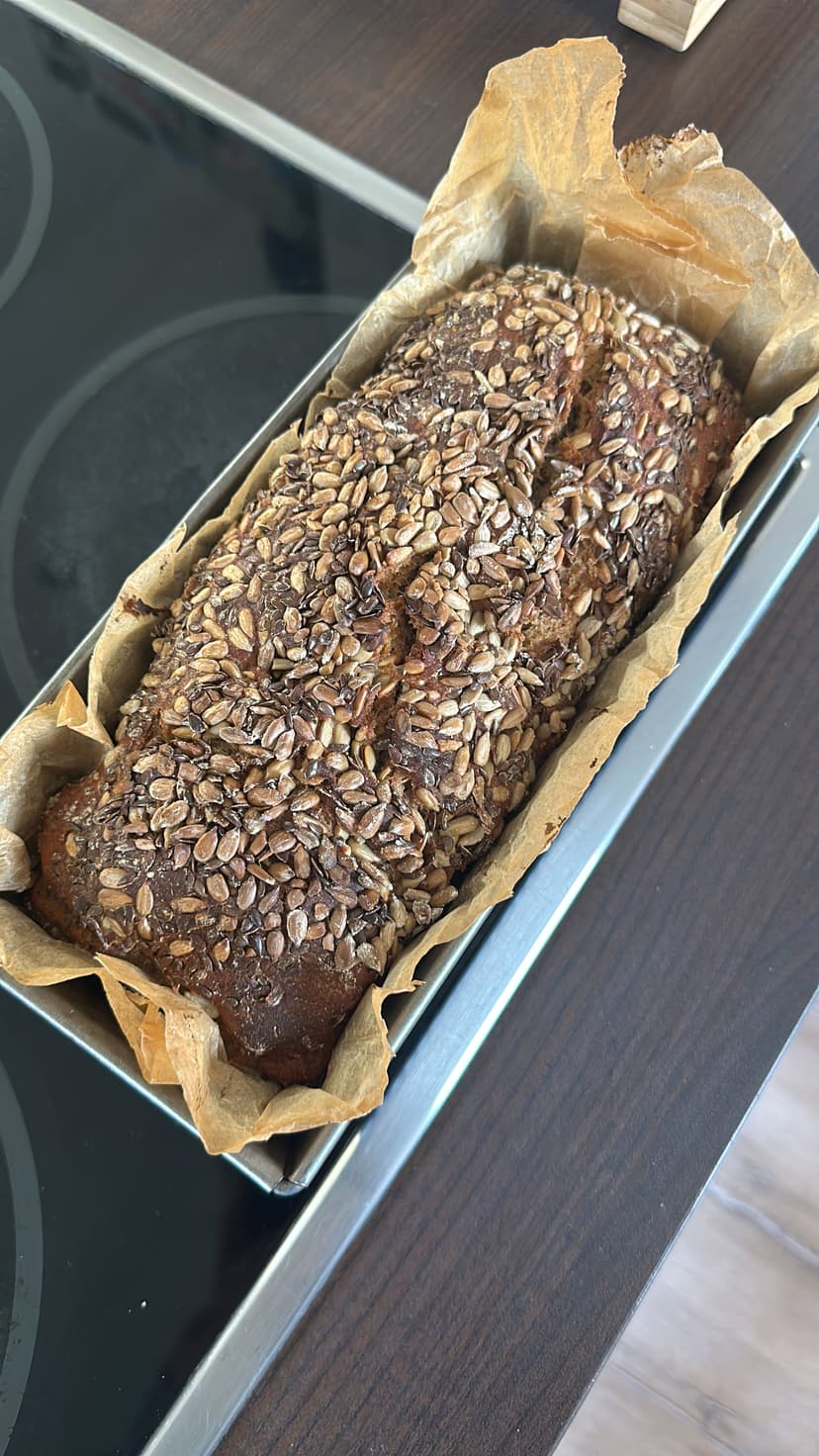 Einfaches Roggen-Kastenbrot mit Sauerteig